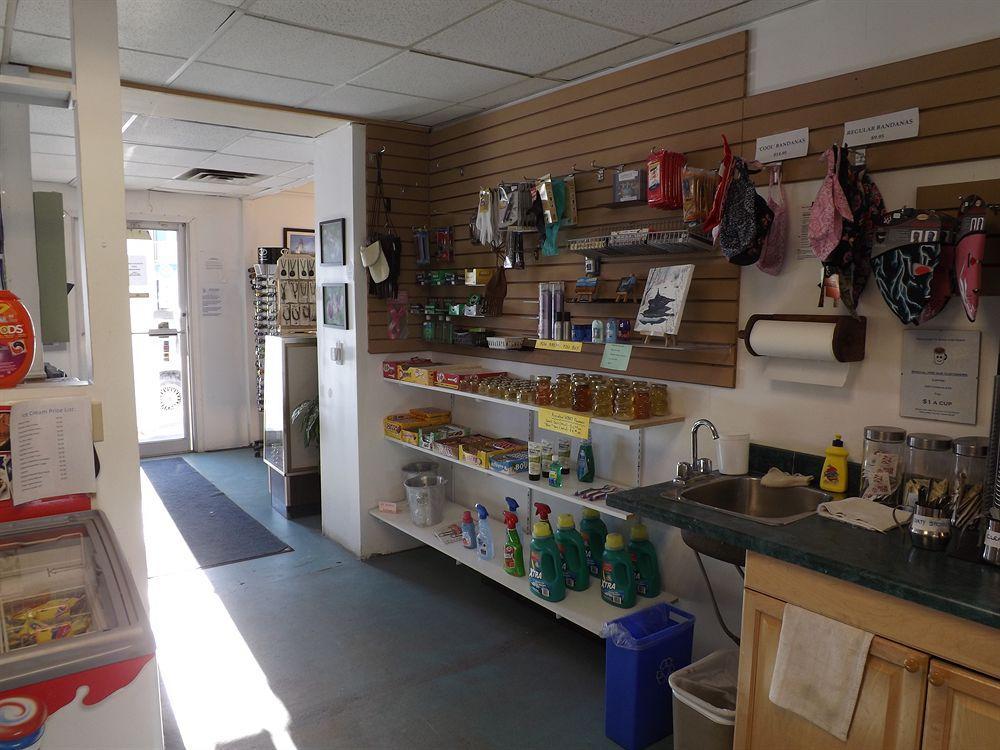 Kootenay Country Motel